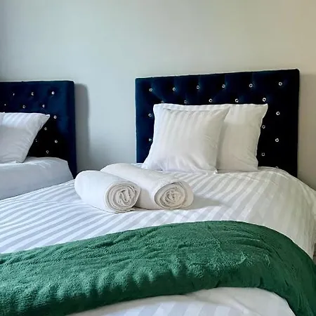 Apart-hotel W Dolinie Stawow Zator By Housine Las (Oswiecim)